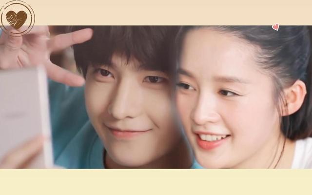 李沁李易峰罕见同框,两人站姿引争议,网友吐槽:要这么刻意?