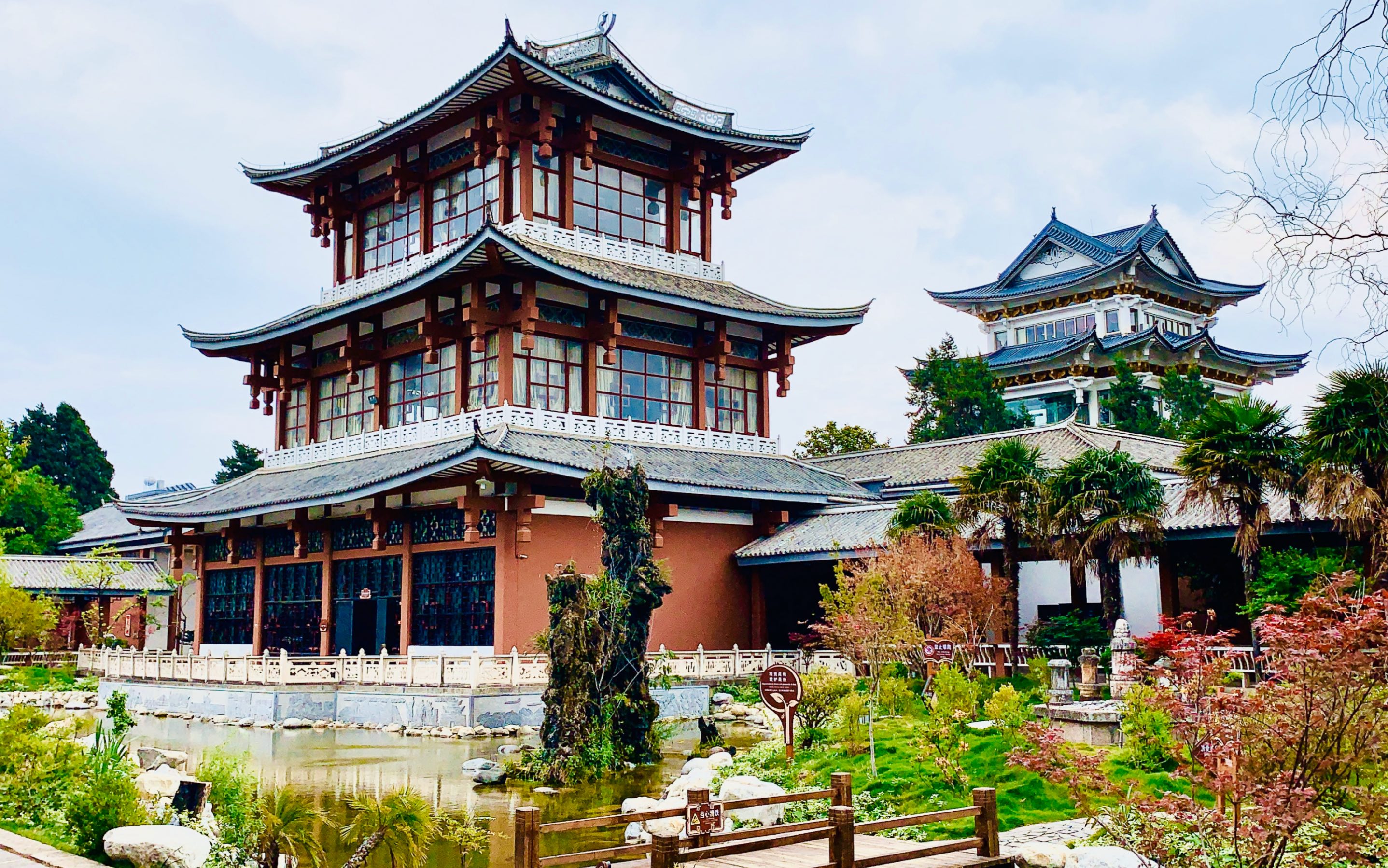 云南大理白族自治州博物馆园林景观 胜似名胜古迹_哔哩哔哩 (゜-゜)つ