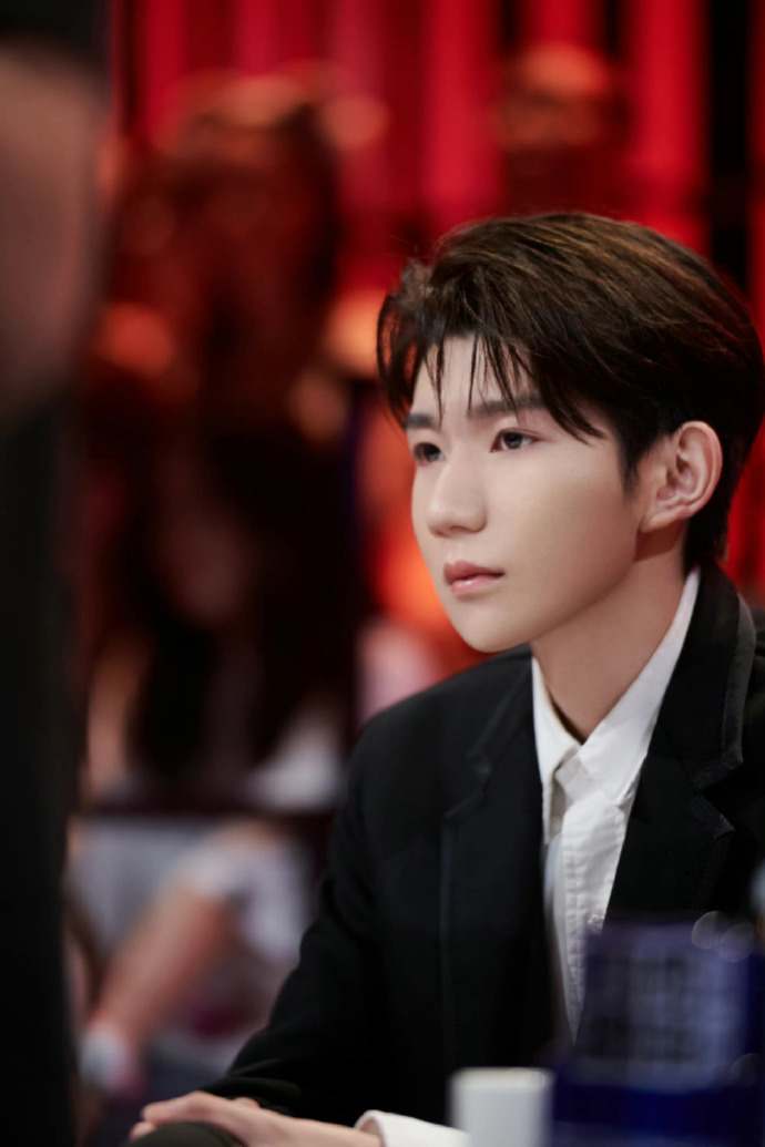 王源818流星也为你落下来了舞台