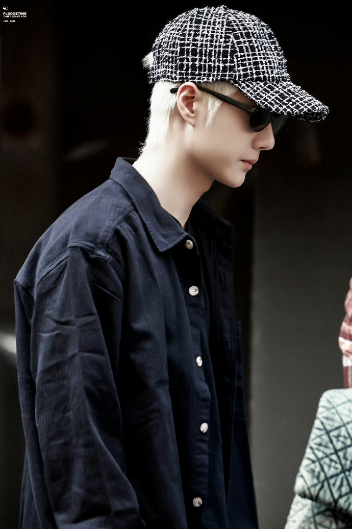 王一博巴黎时装周