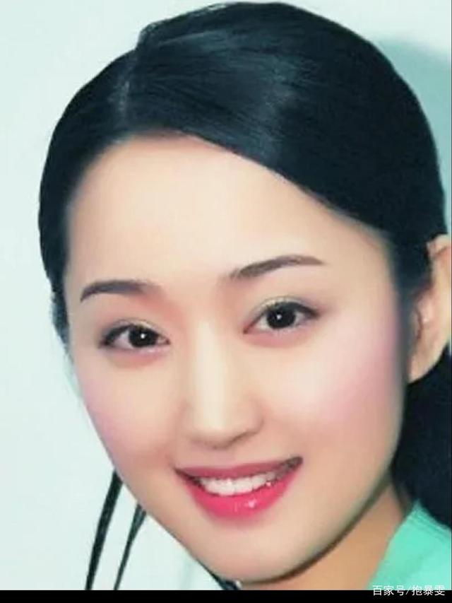 1990年杨钰莹出道发表个人首张专辑,到现在已经31年了.