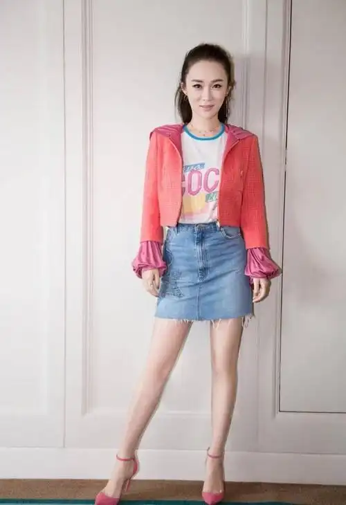 人家霍思燕真会穿,随意一凹就很有范,女神都美起来了,你还懒?