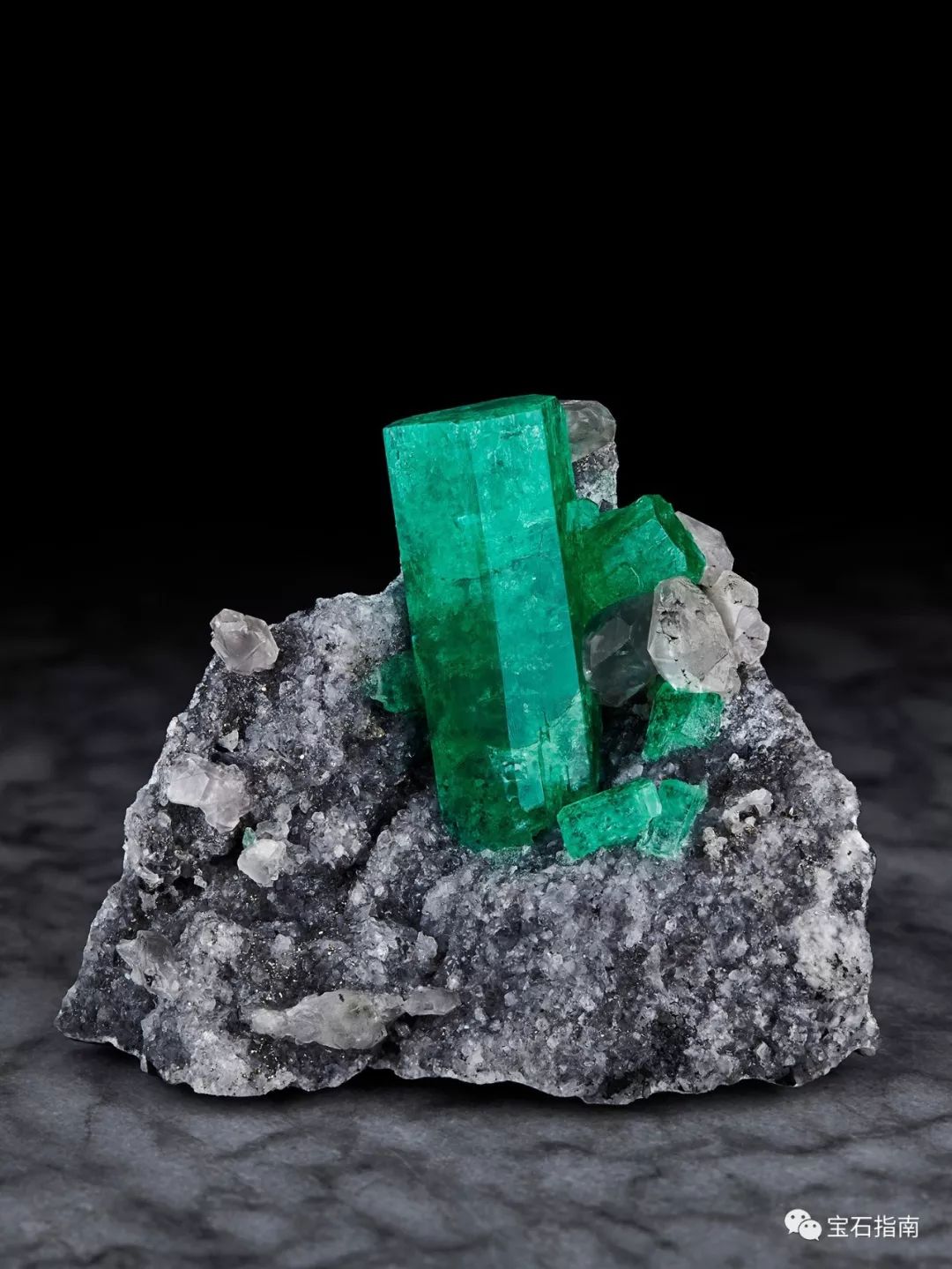 祖母绿是天然宝石标本中最难收集的品种之一,评定要素包括产地,颜色