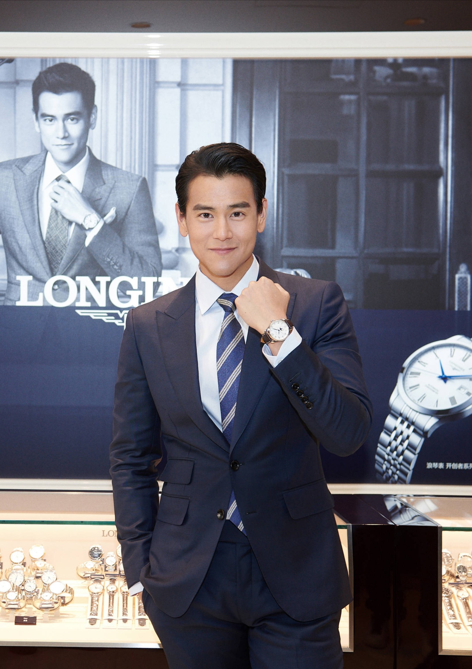 型男彭于晏身穿亮黑色西装尽显成熟魅力男神的肌肉线条真man