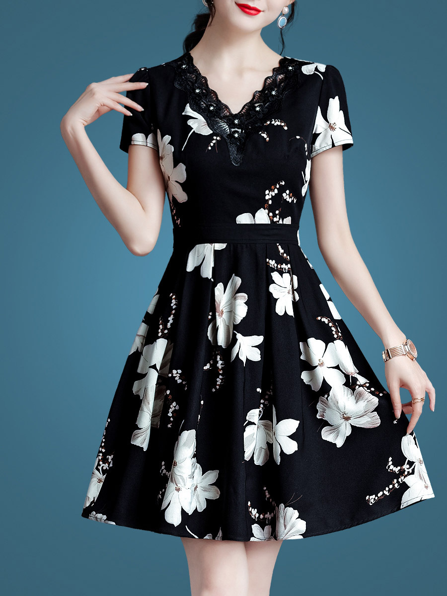 遮肚子显瘦连衣裙2021新款夏流行女装高档裙气质小个子碎花裙夏季