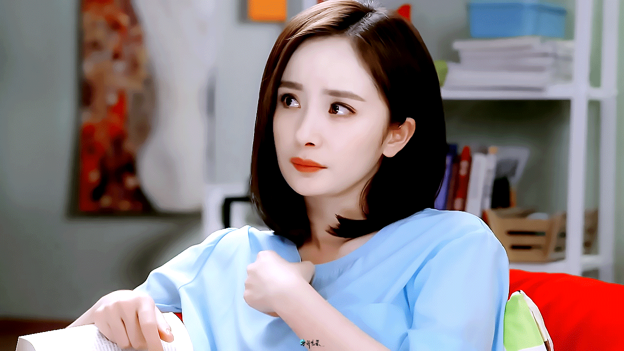 杨幂乔菲# 【亲爱的翻译官六周年】  杨幂在《亲爱的翻译官》中饰演