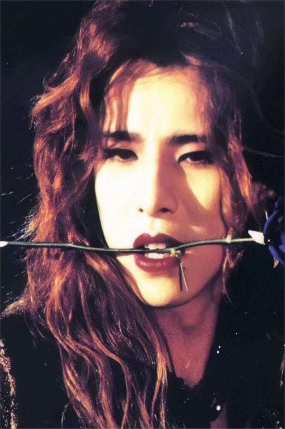 林佳树:前女友嫁给了木村拓哉,他58岁未婚,笑起来依旧羞涩