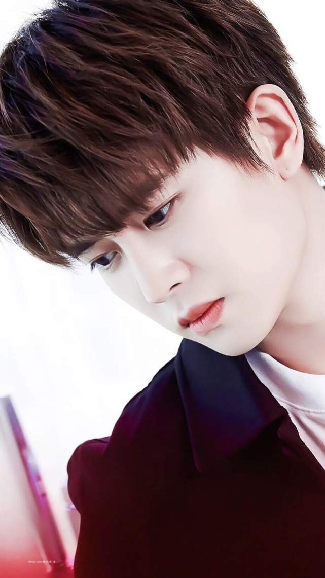 任嘉伦头像壁纸:国超阳光帅气头像壁纸合集