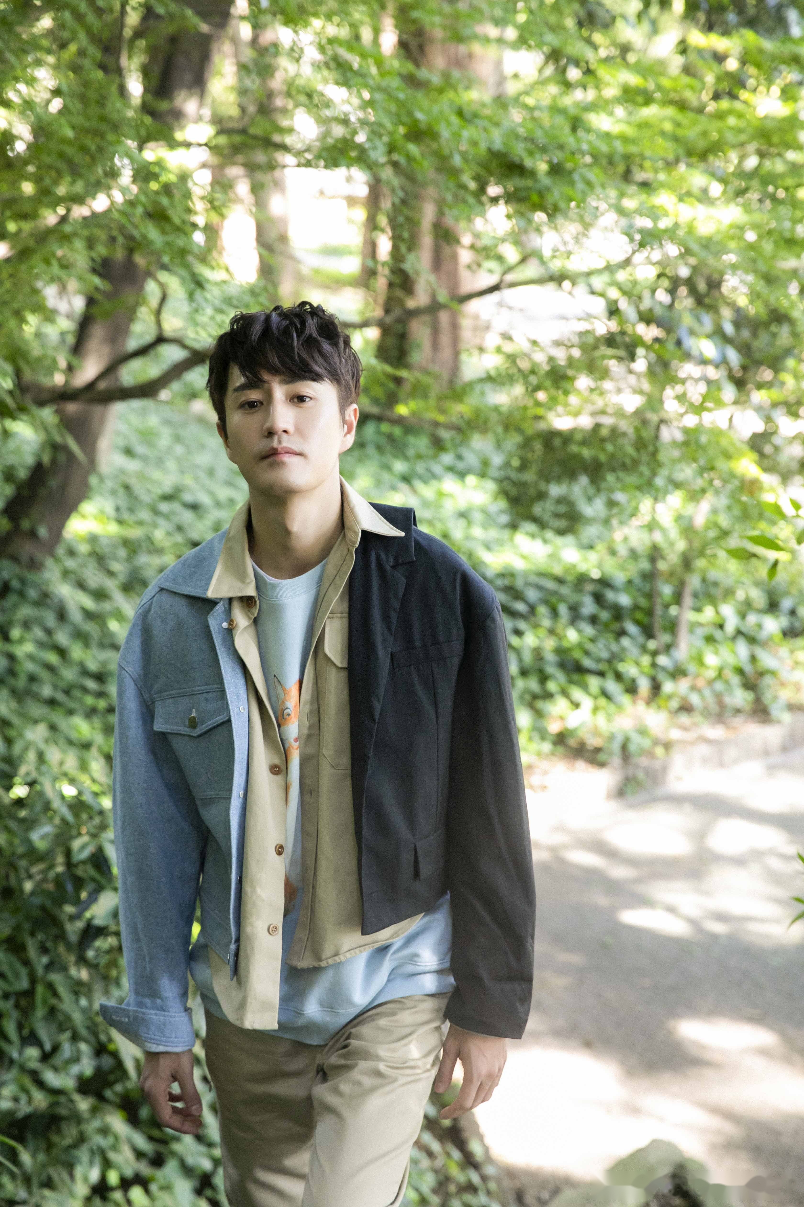 《匆匆那年》《致青春》里,他杨玏留下青春印记,《欢乐英雄》《孤城闭