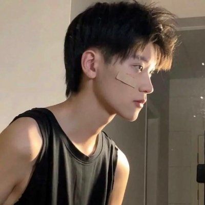 痞帅男头 原来真的有人把回忆谈_男生头像_我要个性网