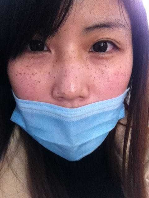 给你们看一个满脸麻子的姑娘