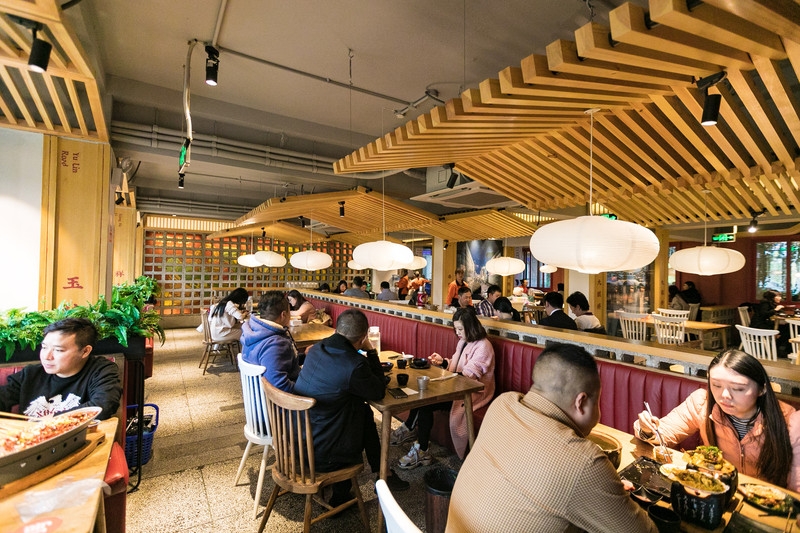 实拍成都餐厅外地人告诉你来成都这样吃