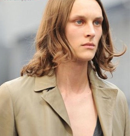 男生中分梨花头图片展示4款时尚烫发任你挑选