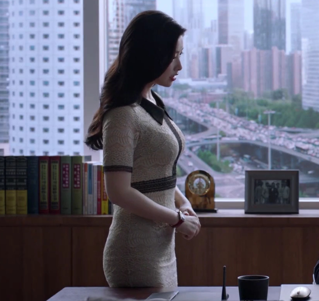 精英律师栗娜朱珠同款衣服杏色翻领蕾丝连衣裙夏淑女修身包臀裙子