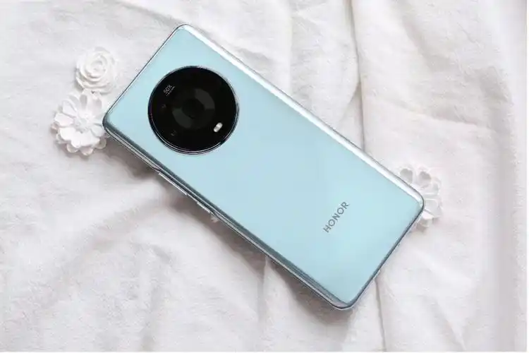 荣耀magic4参数口碑和外观都还不错釉白色和瓷青色这两款颜色很好看第