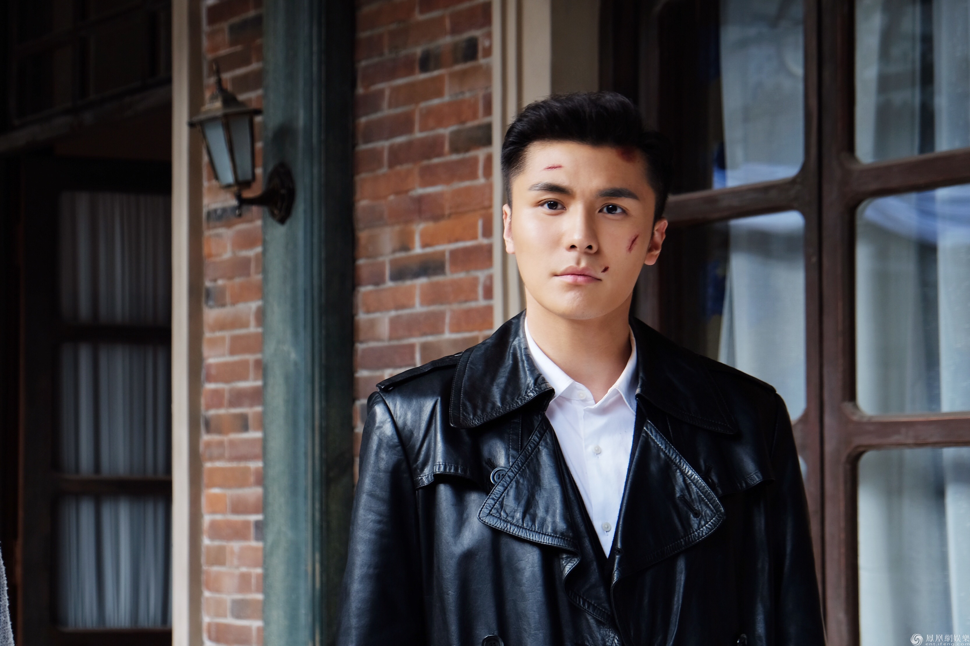 陈昊碧海丹心顺利杀青演绎爱国青年献礼祖国