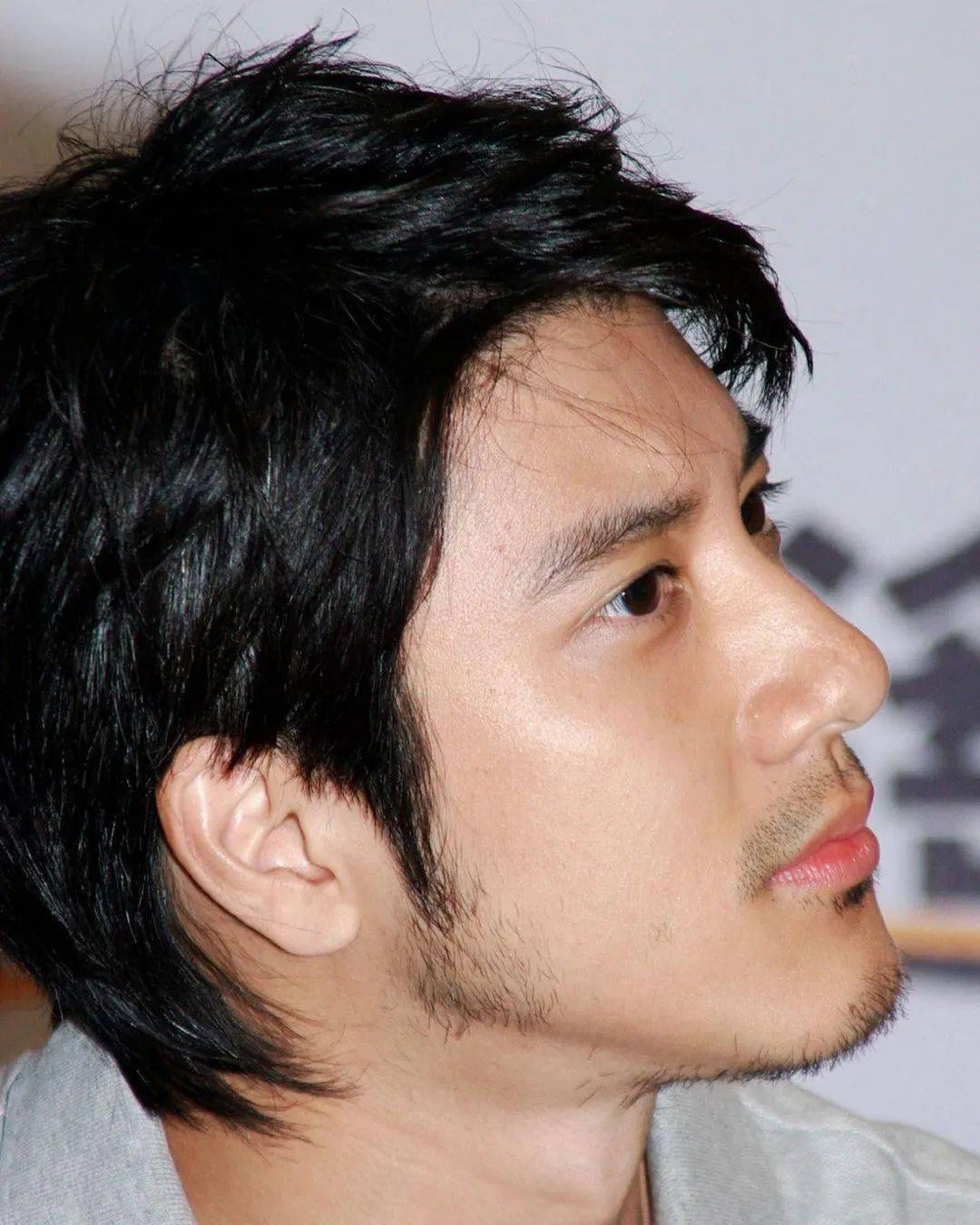 44岁王力宏新照岁月是把残酷的杀猪刀