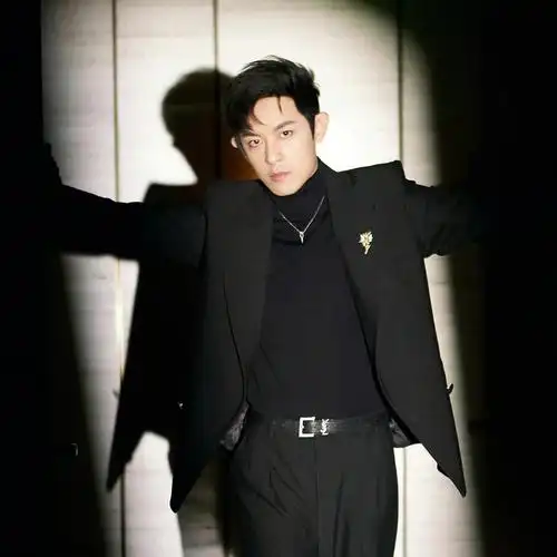 moneta星光时刻敖犬简约格调