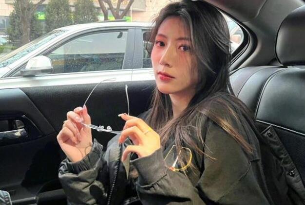 原创郭子凡女友正面照片流出小姐姐又美又飒气质也太好了吧