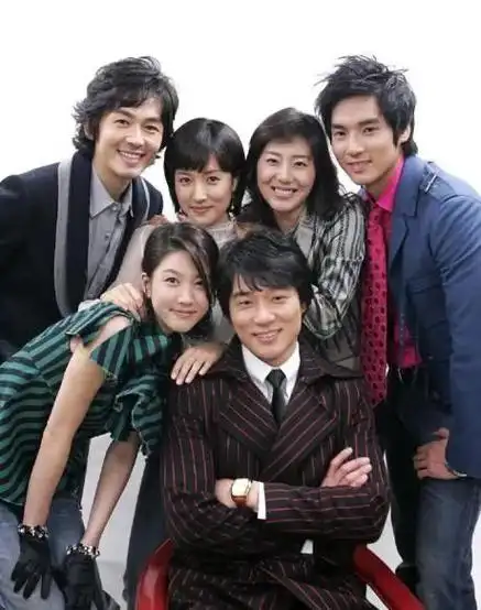 韩惠淑,尹晶喜,李泰坤,赵延佑等人主演.