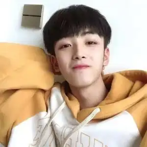 真人男生头像唯美帅气