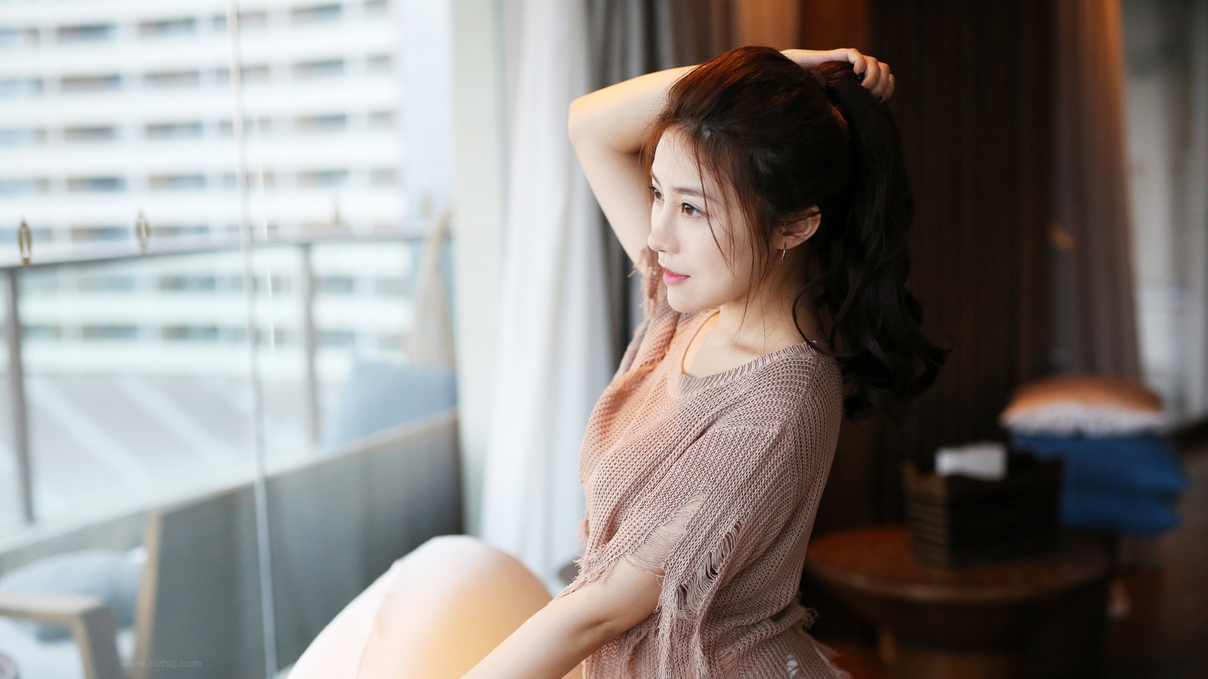 美女许诺sabrina毛衣衬衫4k壁纸