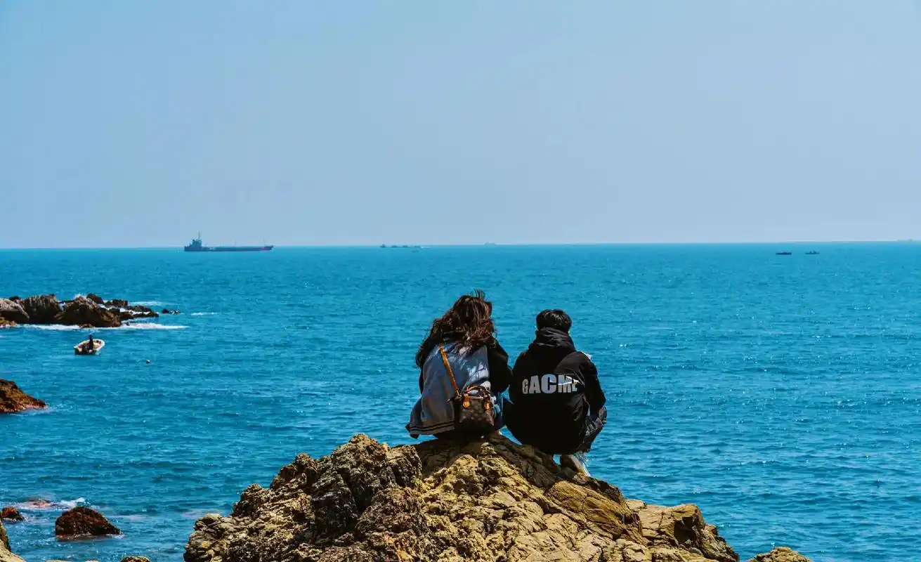 浪漫的不是海,是吹着海风的我们98.深圳西冲的浪漫海边,我镜 - 抖音