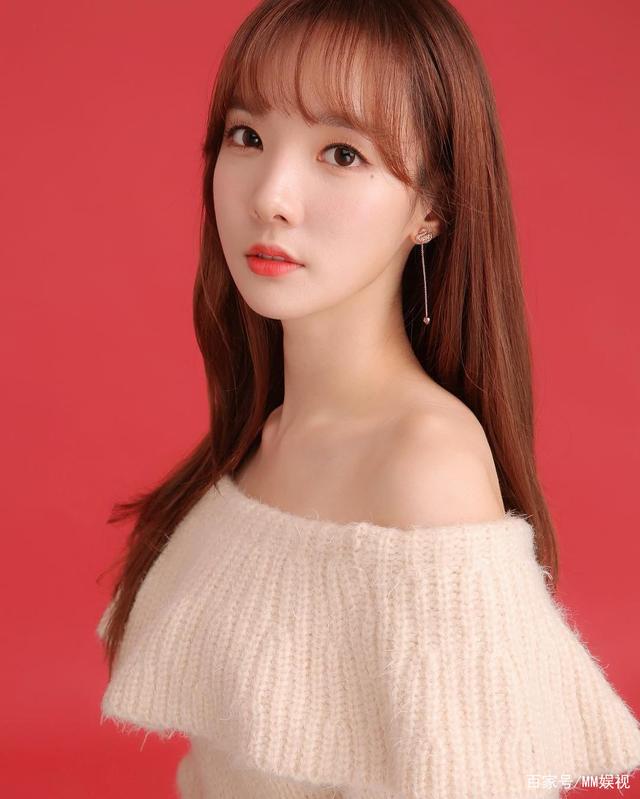 韩国艺人朱敏熙自拍照身材火辣性感迷人