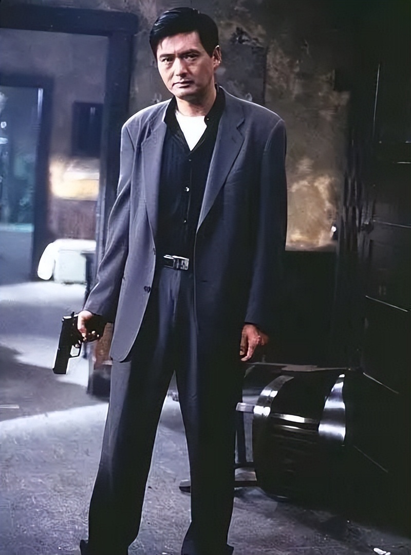 周润发个人资料(周润发:63岁将一生存下的56亿,全部捐出去做慈善)