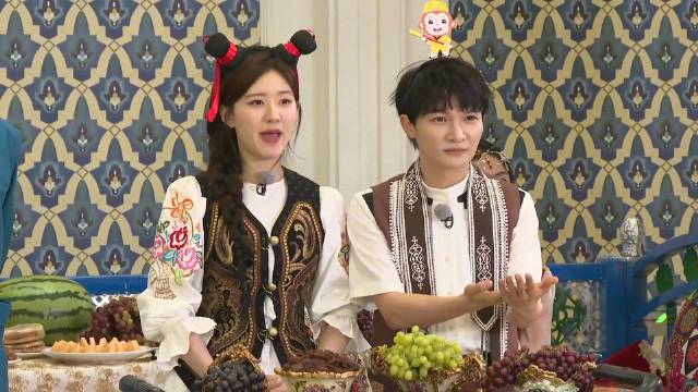 奔跑吧全员花式推荐吐鲁番的葡萄##周深赵露思推荐葡萄好像讲相声