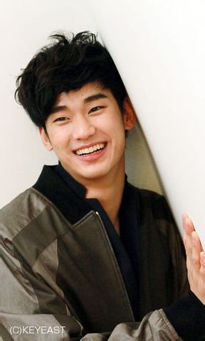 金秀贤~希望你永远开心的笑