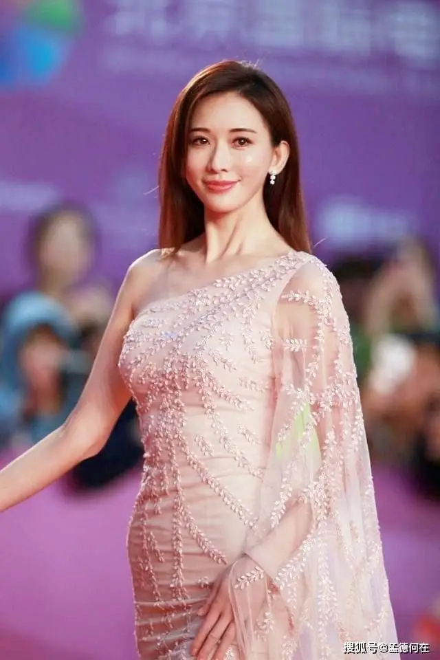 原创49岁林志玲真乃人间大蜜桃饱满有料太性感