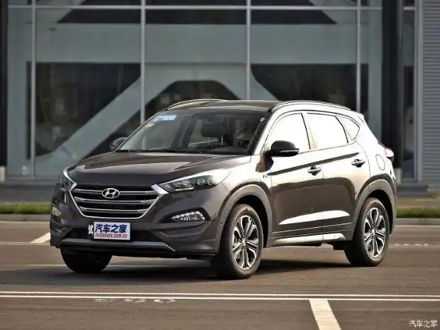 北京现代 途胜 2015款 1.6t 双离合四驱旗舰型