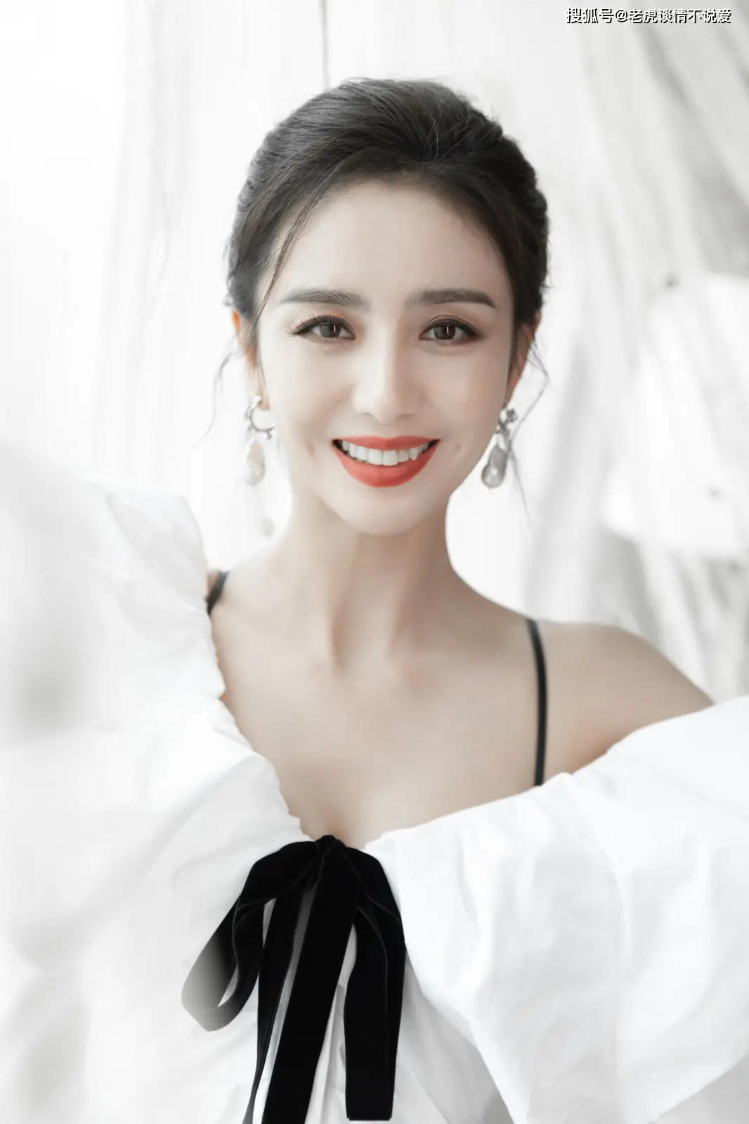 性感小虎牙-佟丽娅,这样的丫丫谁能不爱?