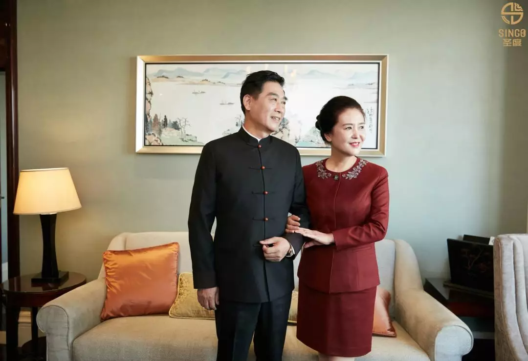 婚礼上,爸妈怎么穿得体又好看?