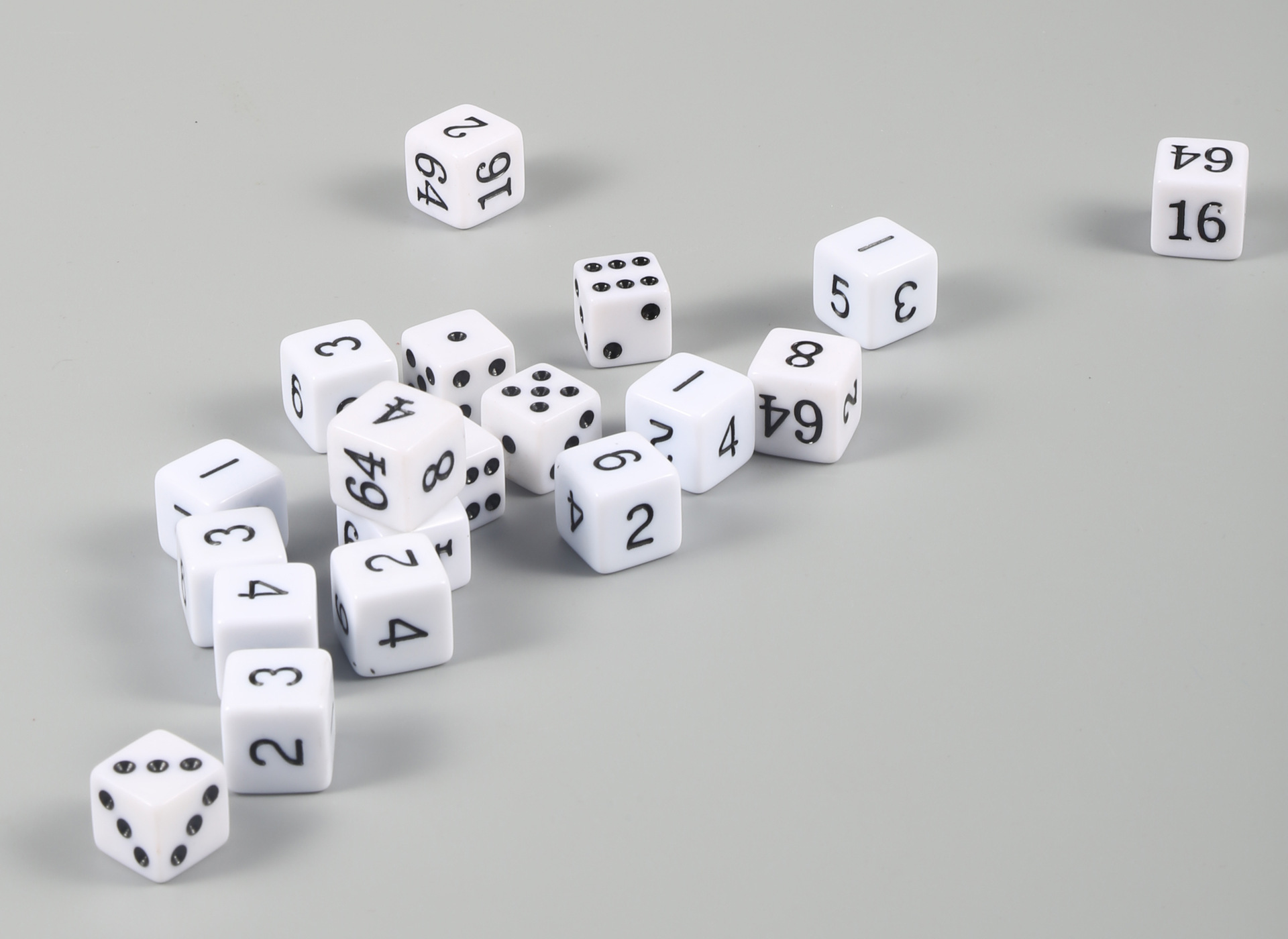 厂家直供白色六面塑料骰子白色数字色子 亚克力酒吧ktv骰子