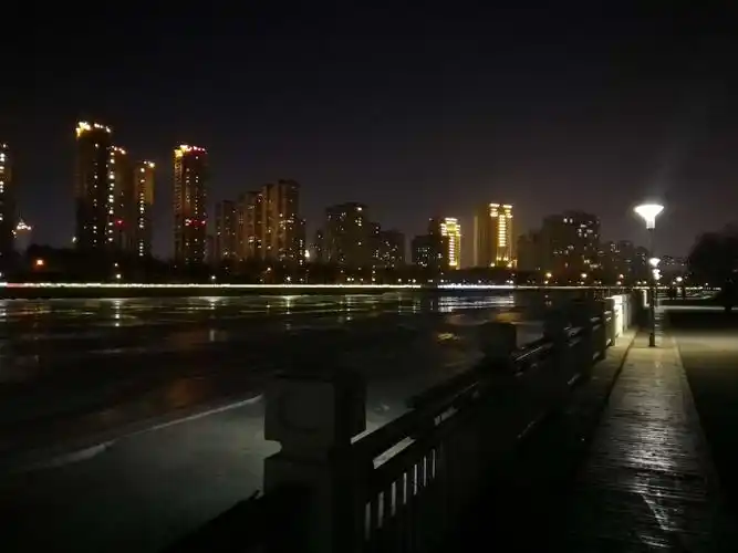童年生活,学习的地方伊通河夜景,东湾半岛(东安屯)
