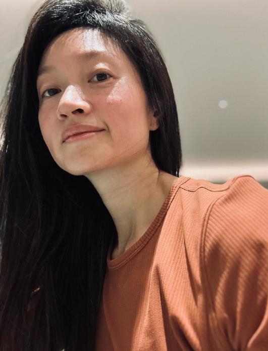 朱亚文老婆沈佳妮近照引热议,嘴唇发白面色憔悴,看上去就像大病初愈一