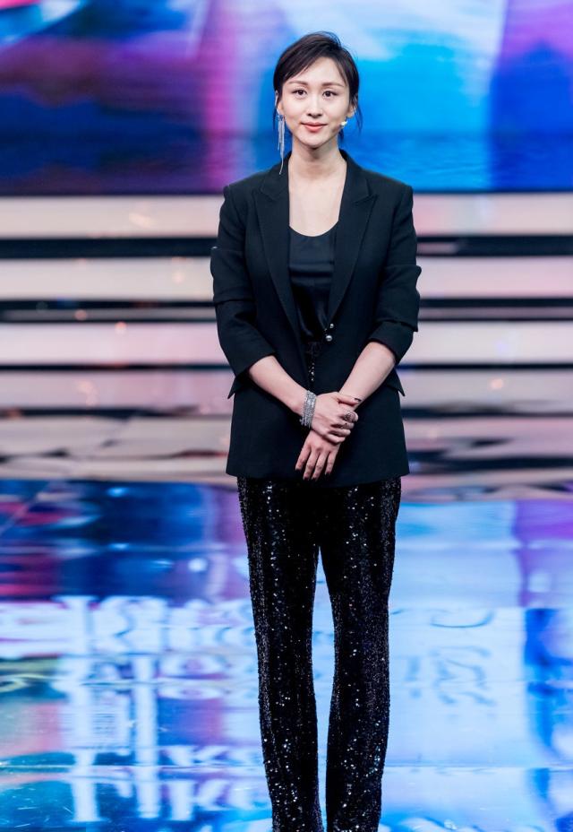 练练,既含蓄内敛又活泼可爱,是圈中充满正能量一名演员!