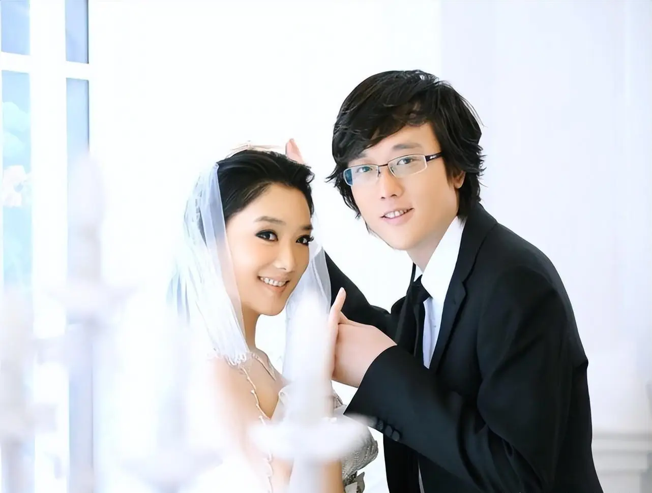 曾被韩红调侃:娱乐圈唱歌最会挣钱的就是曾毅,现在却依旧活跃我_凤凰