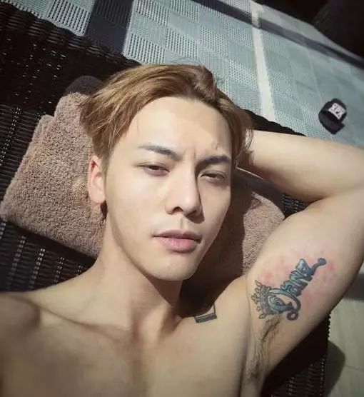 wtf,陈伟霆的六处纹身,竟然都大有深意!