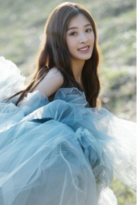 那一年,16岁少女张含韵凭借一首歌,红遍大街小巷,小孩都能哼上那么一