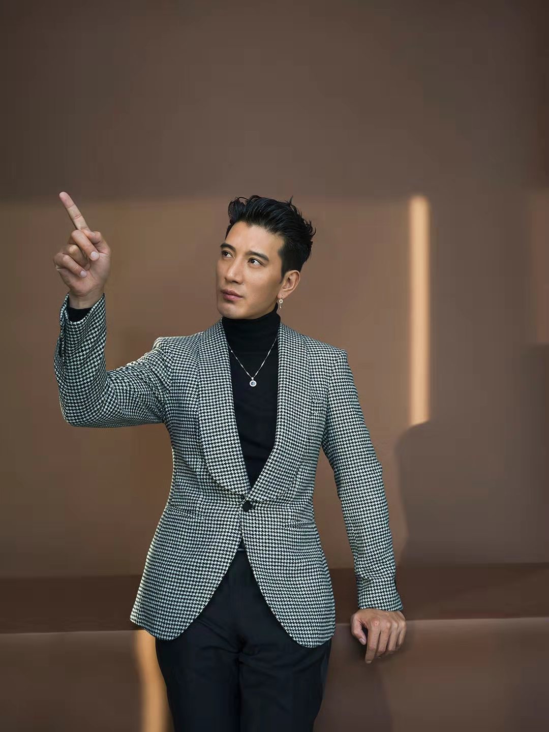 蒲巴甲亮相时尚盛典,低调内敛诠释绅士品格