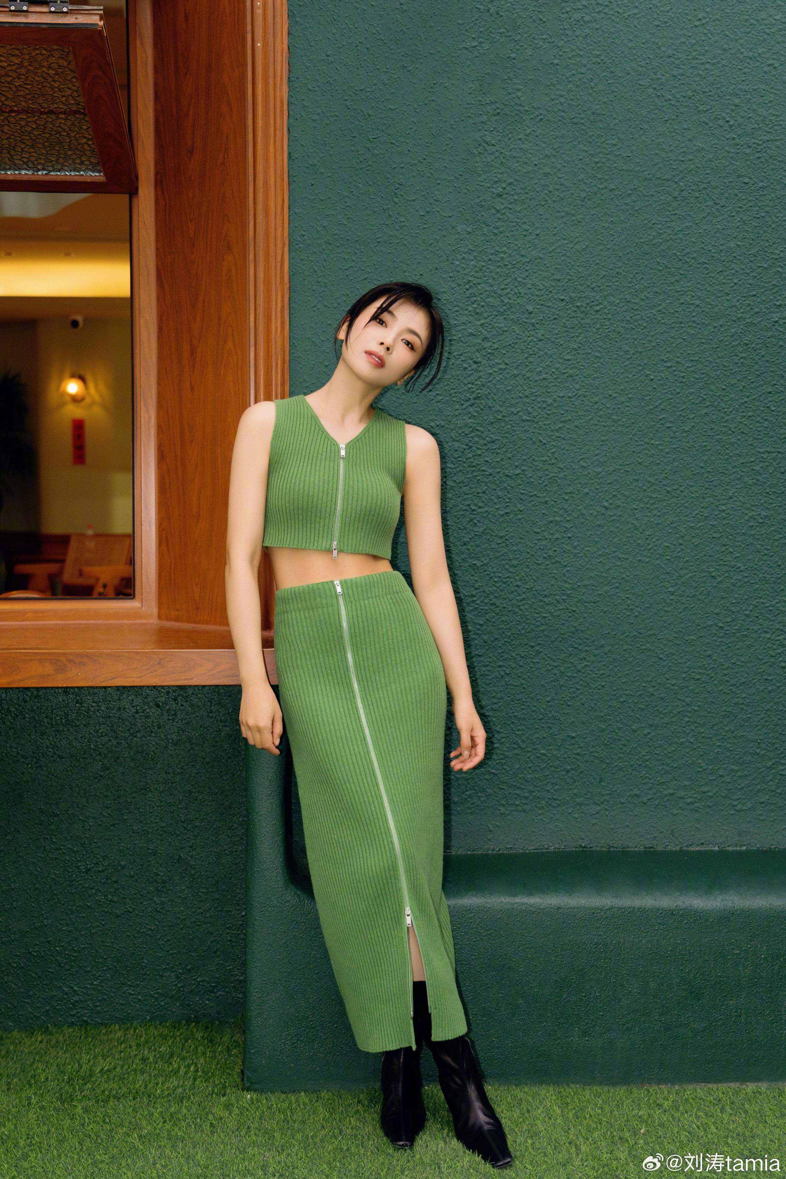 刘涛发布三组写真图,从享受野餐到尽情释放再到放肆大笑,太美了_姐姐