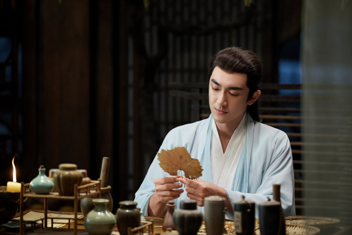 林更新行止##与凤行开播