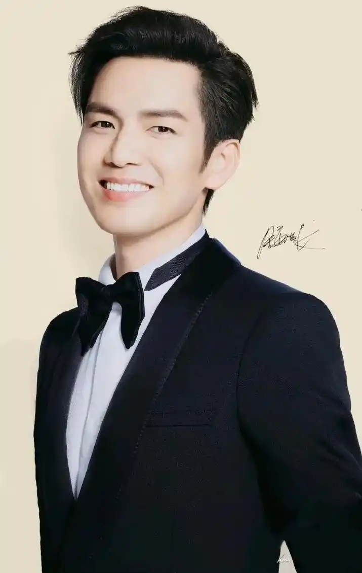 钟汉良 钟班长珍贵的班里合影照片!真是从小就帅到大的 #钟 - 抖音