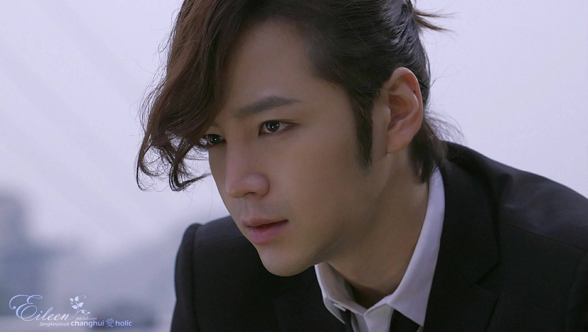 张根硕精美帅气高清桌面壁纸