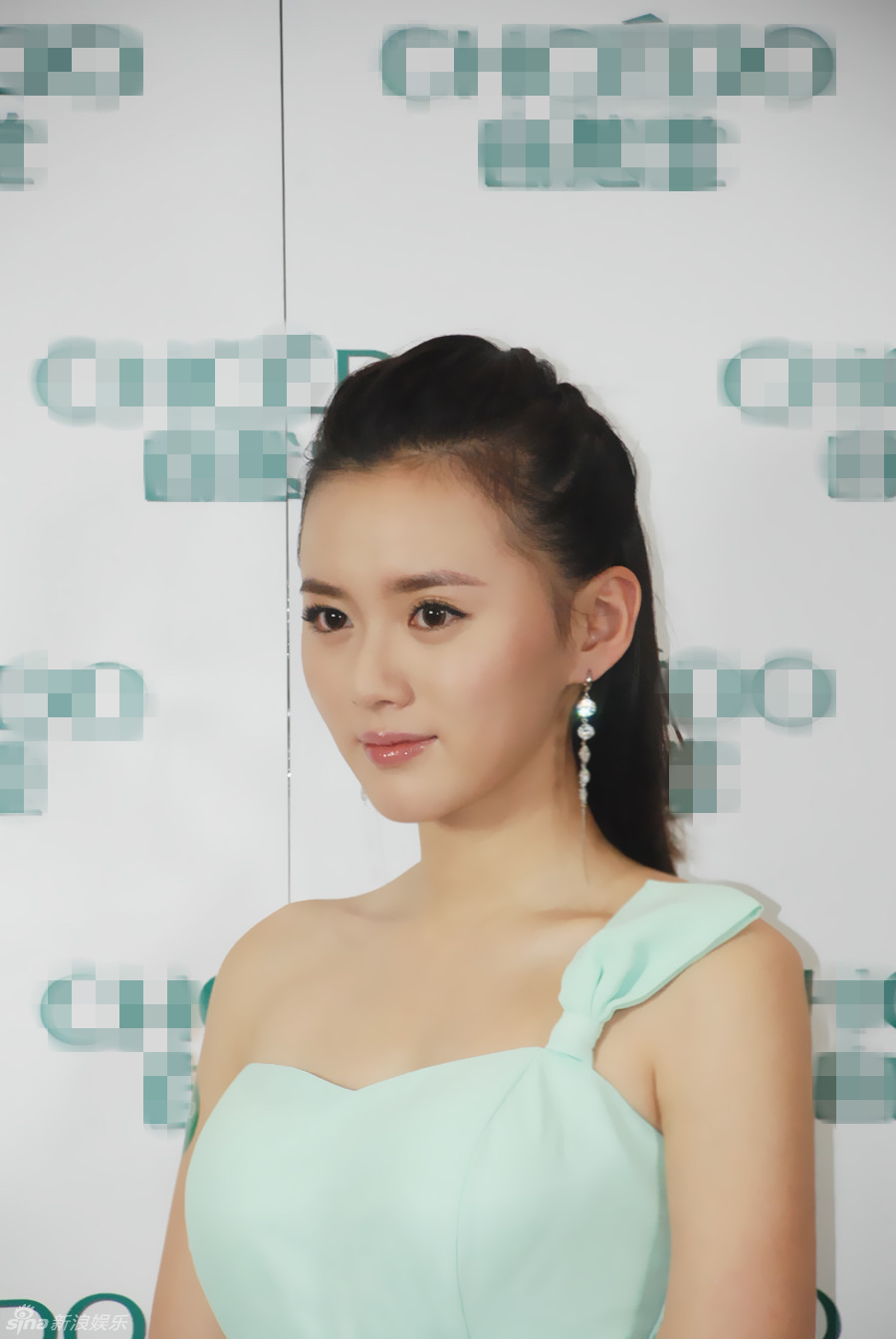 组图:江铠同气质优雅亮相品牌活动_高清图集_新浪网