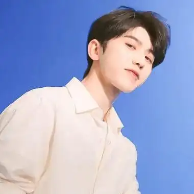 蔡徐坤头像蓝色背景