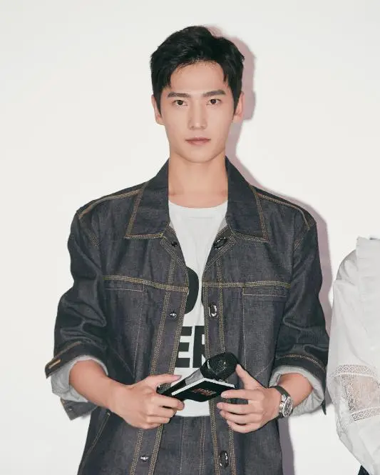 有种违和叫杨洋热巴演高中生校园恋爱超甜束手无措显年纪大